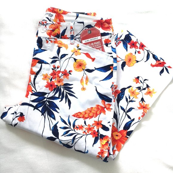St John’s Bay Slimming Floral Summer Capri Pants Sz 8 NWT - Picture 6 of 14